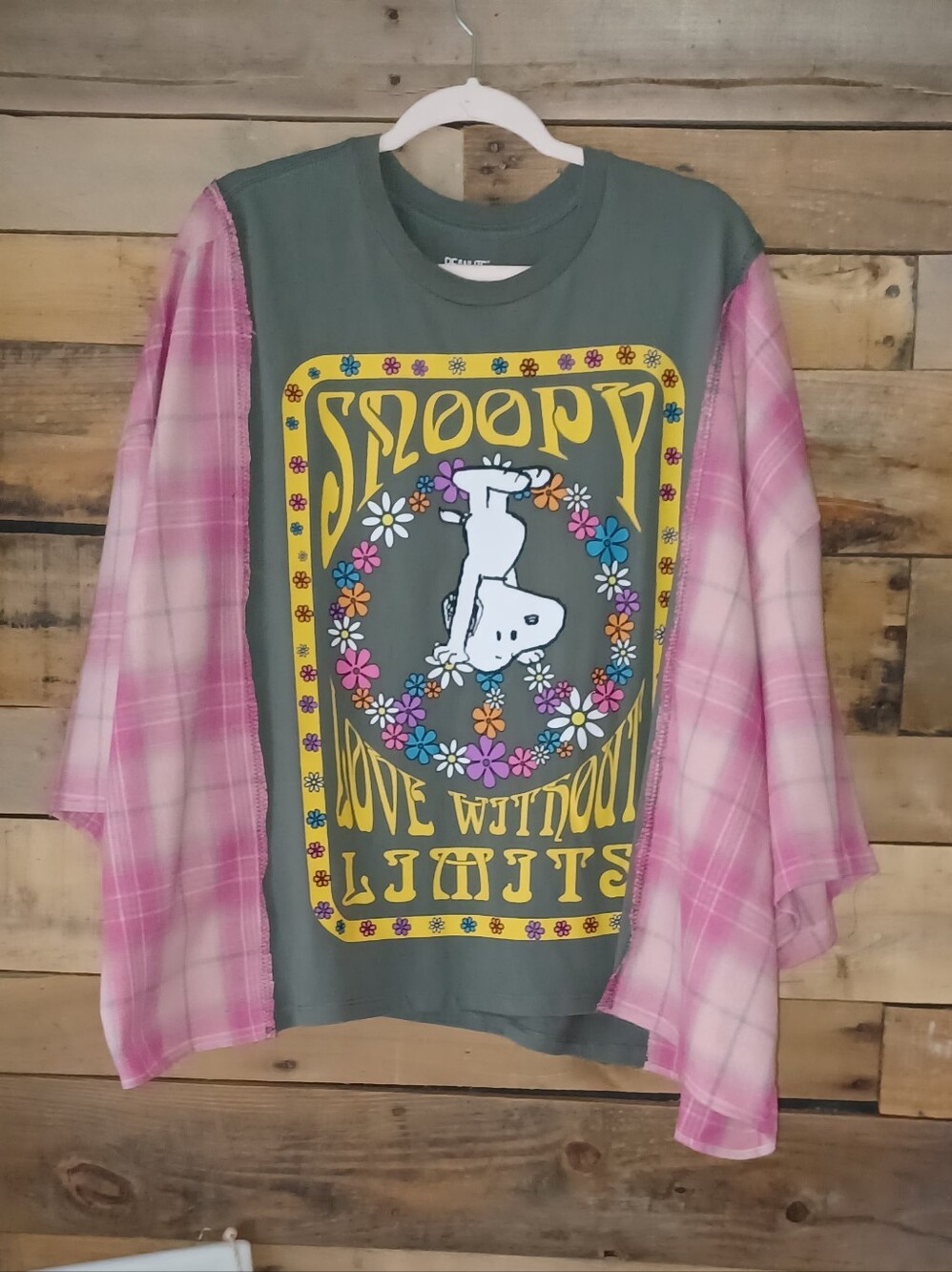 Upcycled Peanuts Short Graphic Tee - Gray Body with Pink Plaid Sleeves